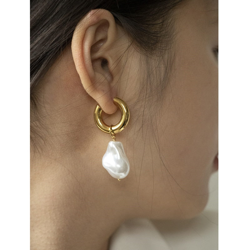 2023 Stainless Steel earbuckle Retro imitation Baroque Pearl Pendant Earrings for women