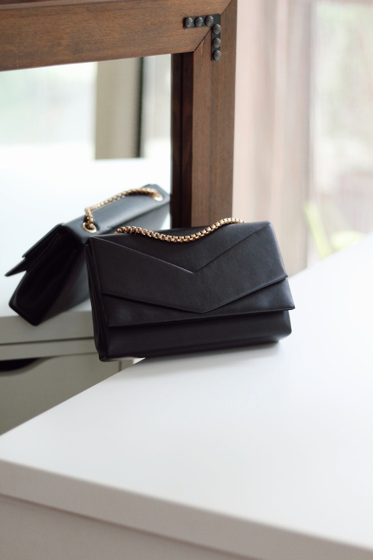 Female black envelope box shoulder bag