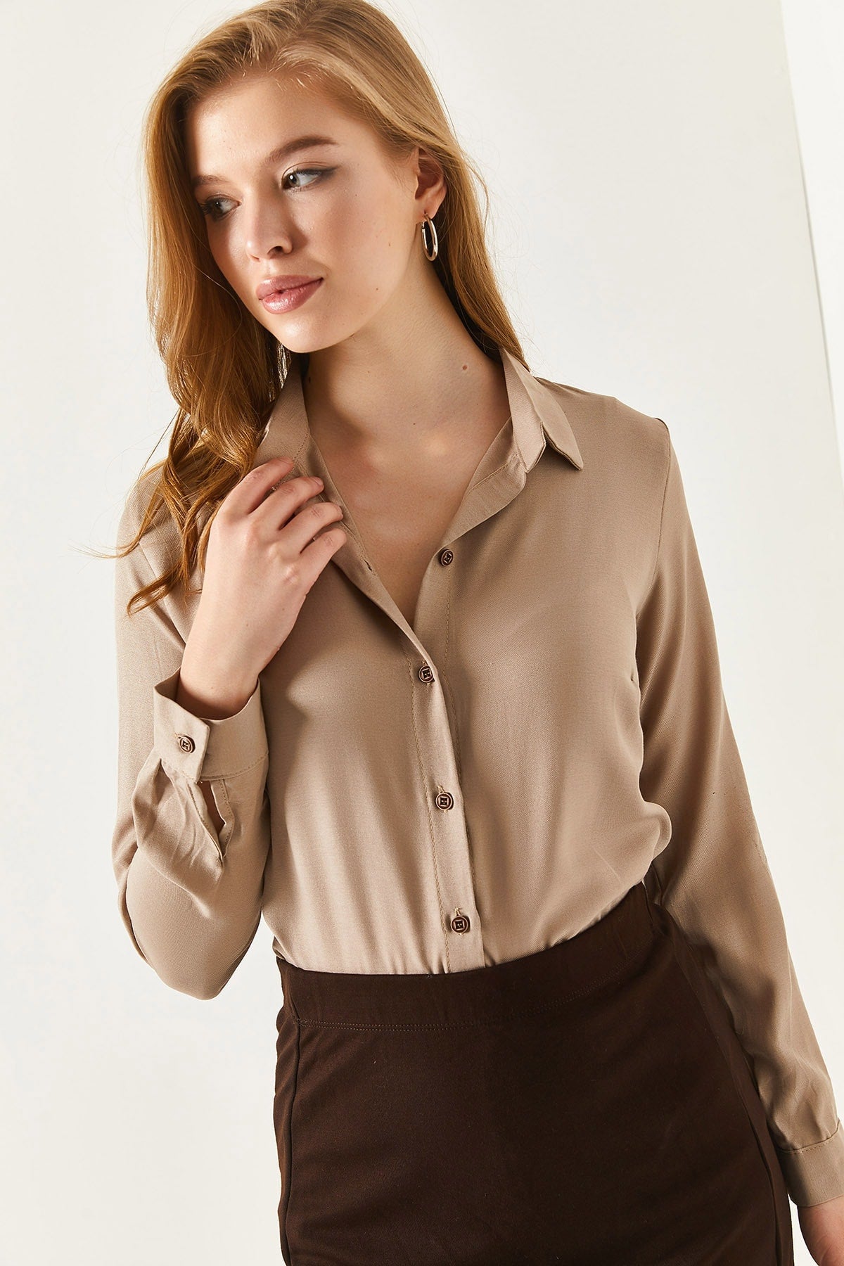 Female Beige Long Sleeve Flat Shirt ARM-18Y001176