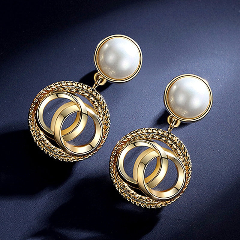 2021 New Fashion Korean Oversized White Pearl Drop Earrings for Women Bohemian Golden Round Pearl Wedding Earrings Jewelry Gift