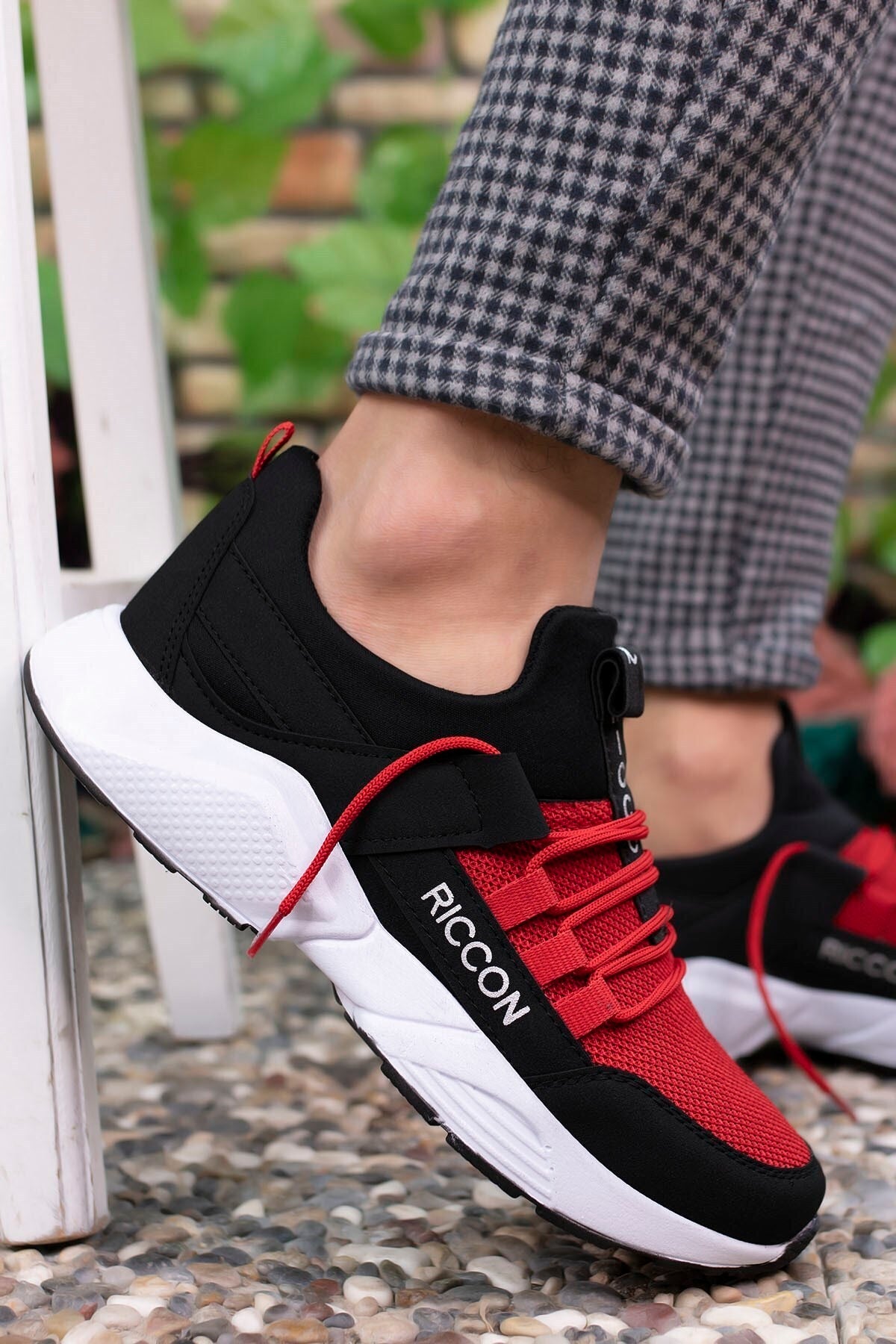 Black Red Unisex Sneaker