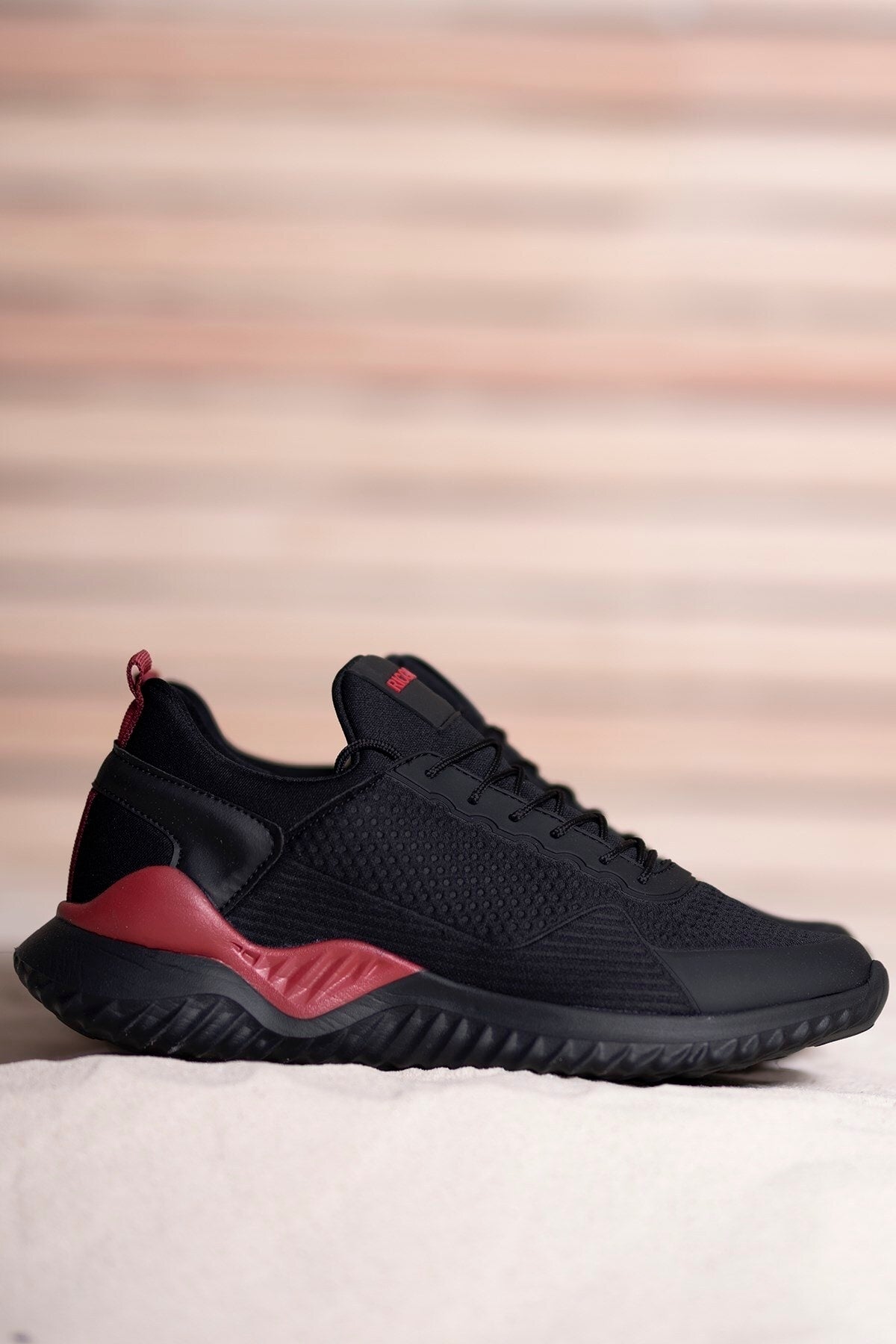 Black Red Unisex Sneaker 00122044