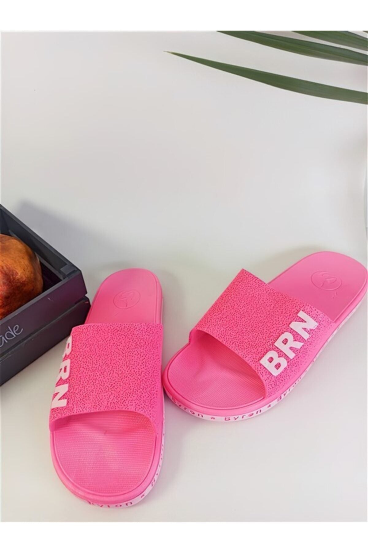 Unisex Kids Pink Slippers