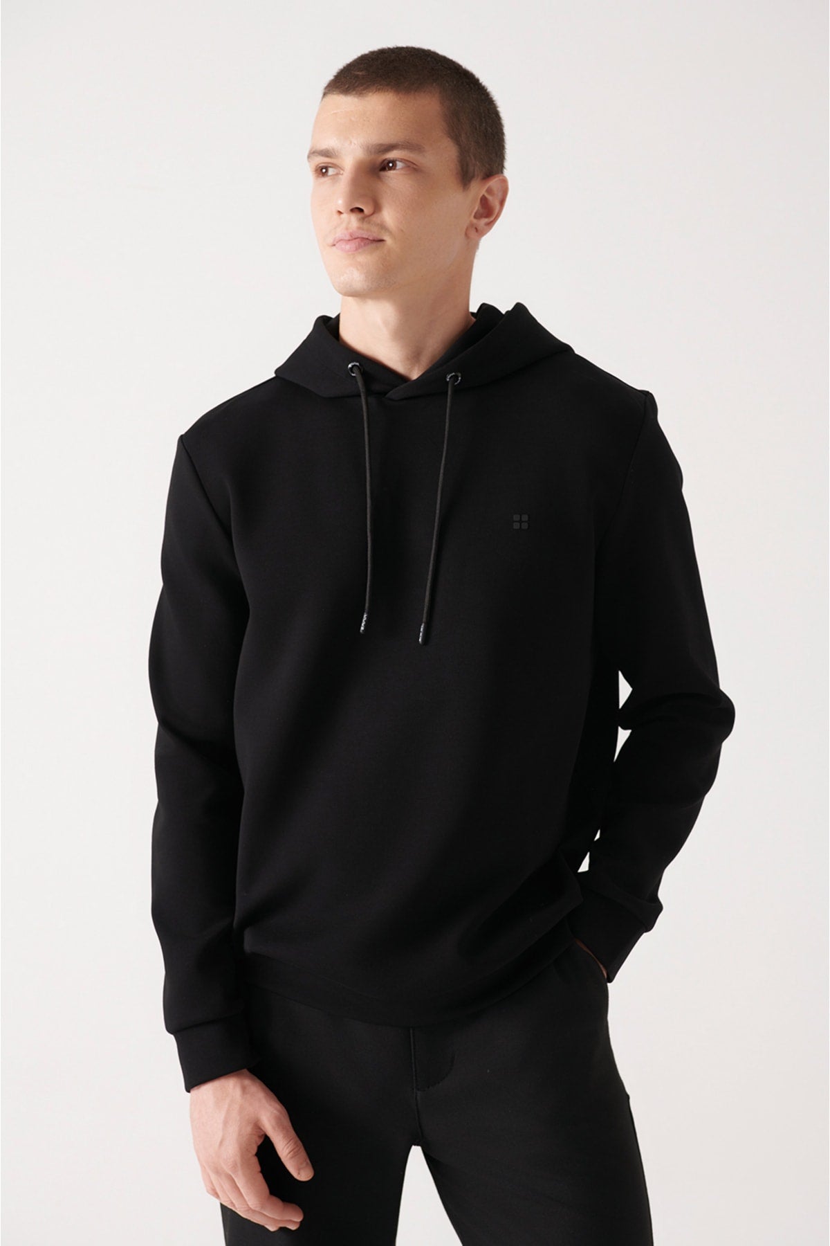 Erkek Siyah Kapüşonlu Pamuklu İnterlok Kumaş Basic Sweatshirt B001101