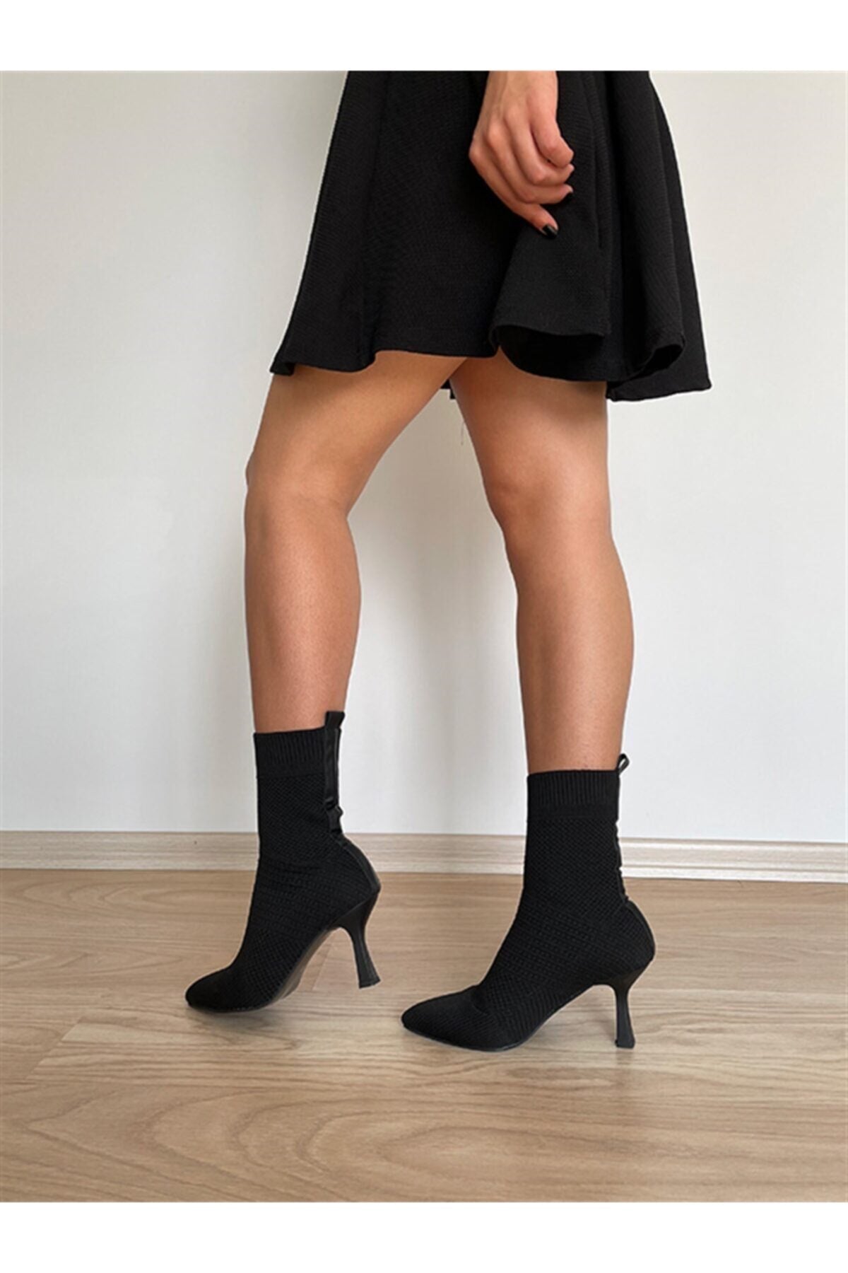 Line black line detailed knitwear woman heeled boots