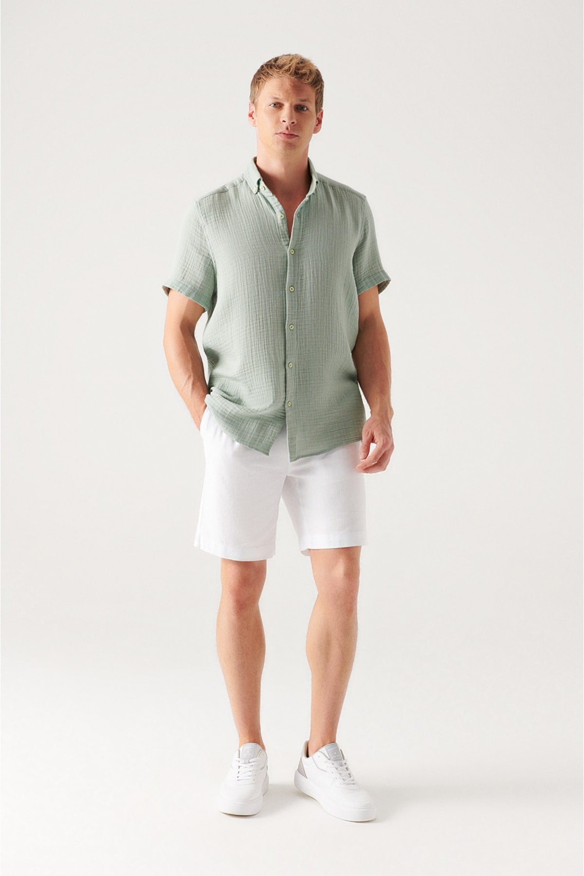 Men's white side pocket with waist tire cord Cardonian relaxed fit shorts E003603