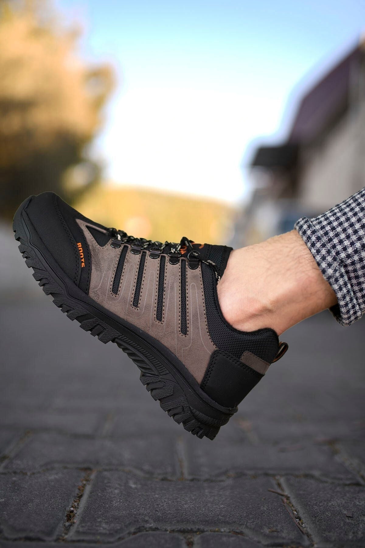 Brown black men trekking shoes 0012115