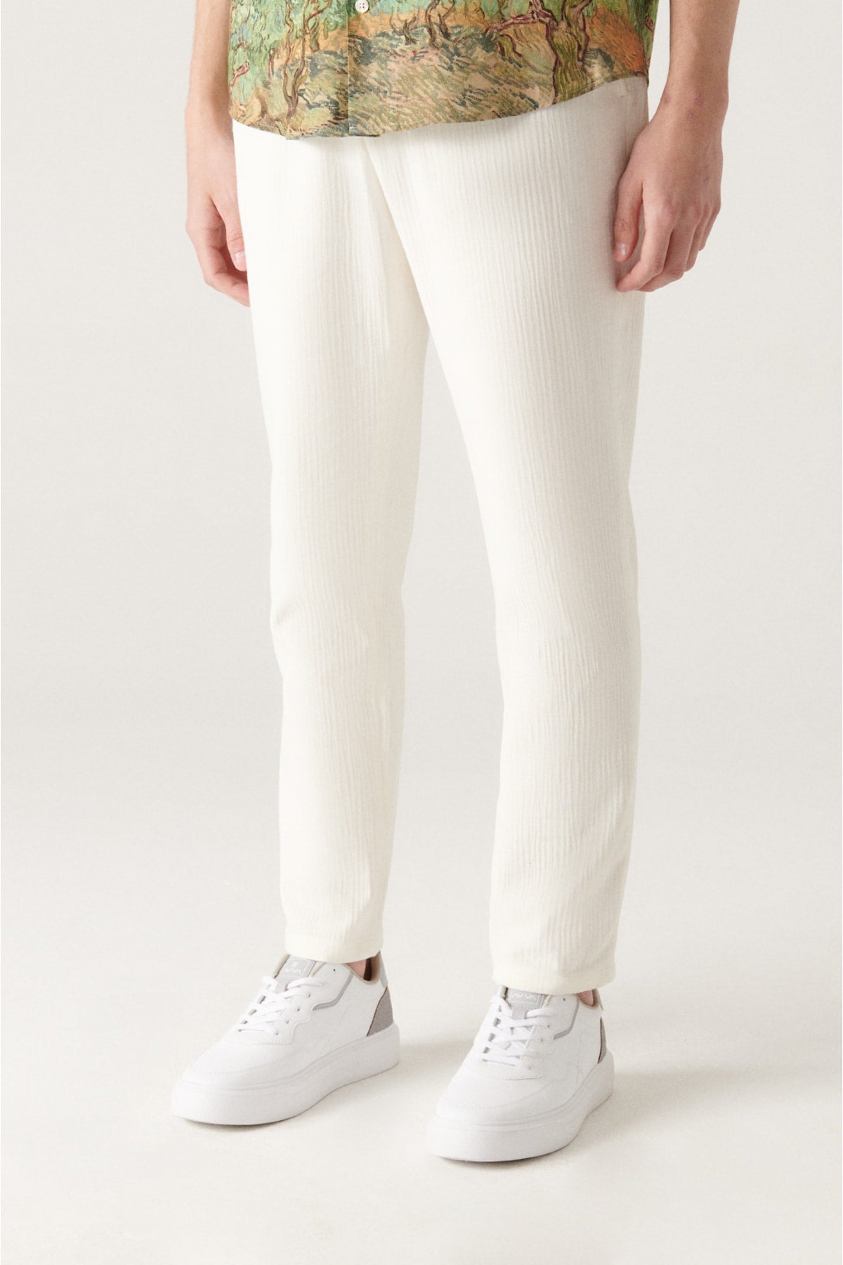 Male Ecru textured jogger pants A21y3016