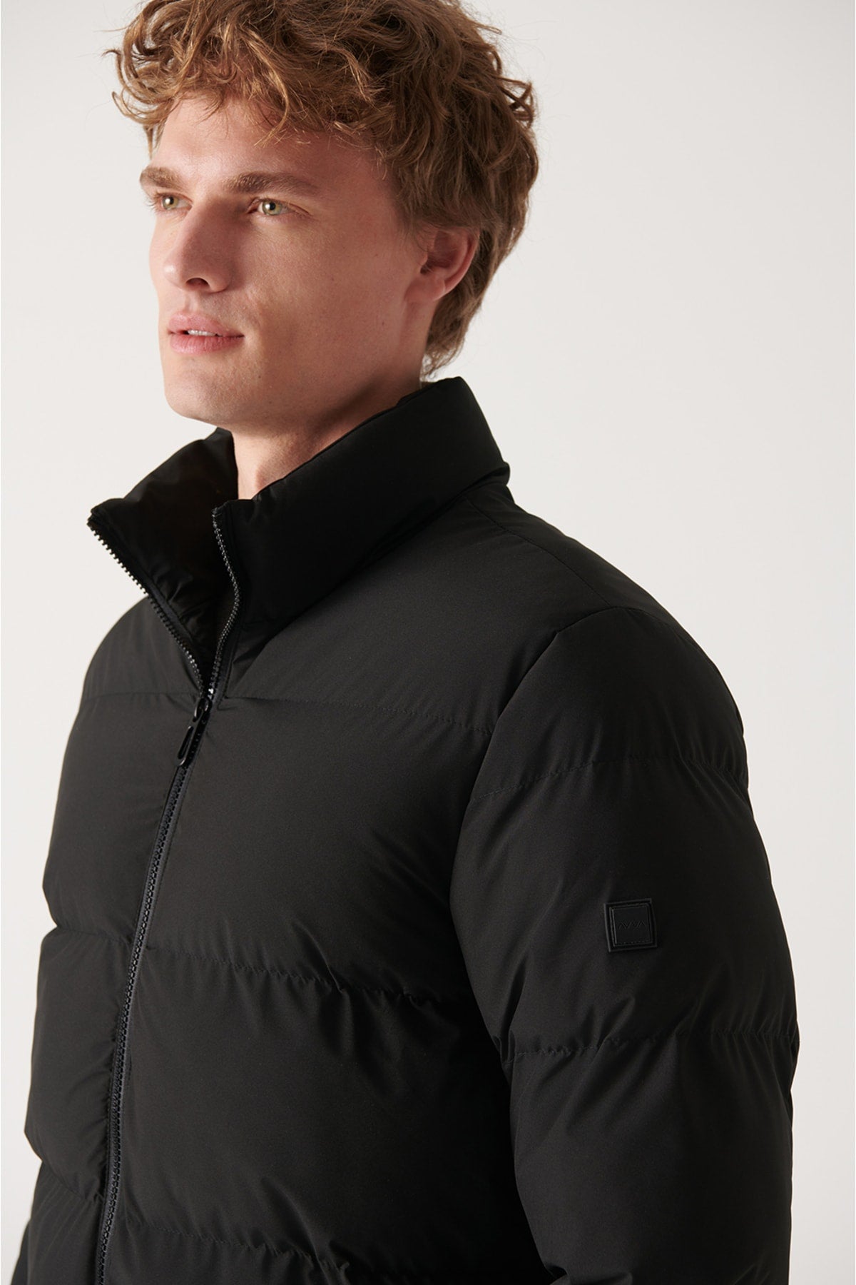 Men's black upright collar water repulsion windproof Kapitone inflatable coat E006012