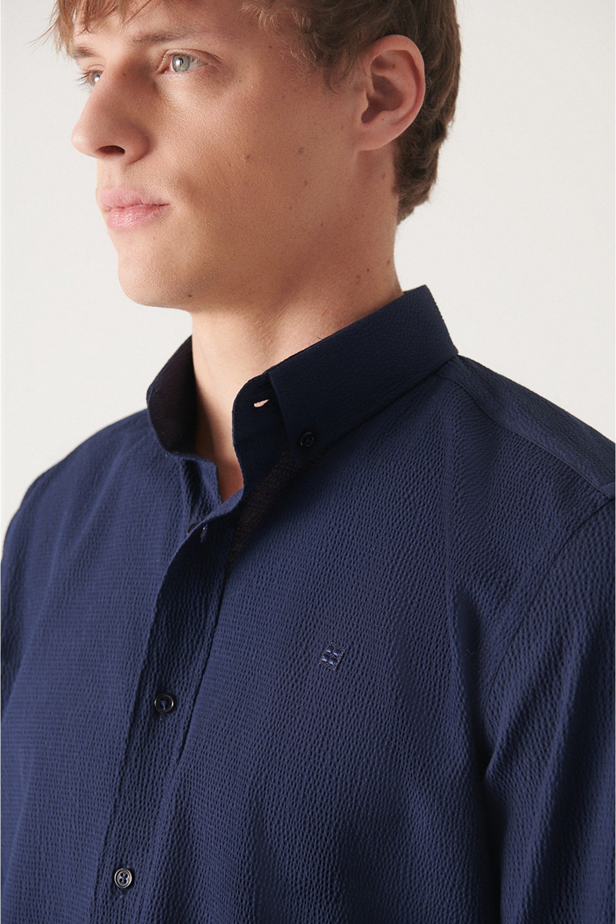 Men's Navy Blue SEERSUCker Buttoned Neck Comfort Fit Shirt A22Y2100