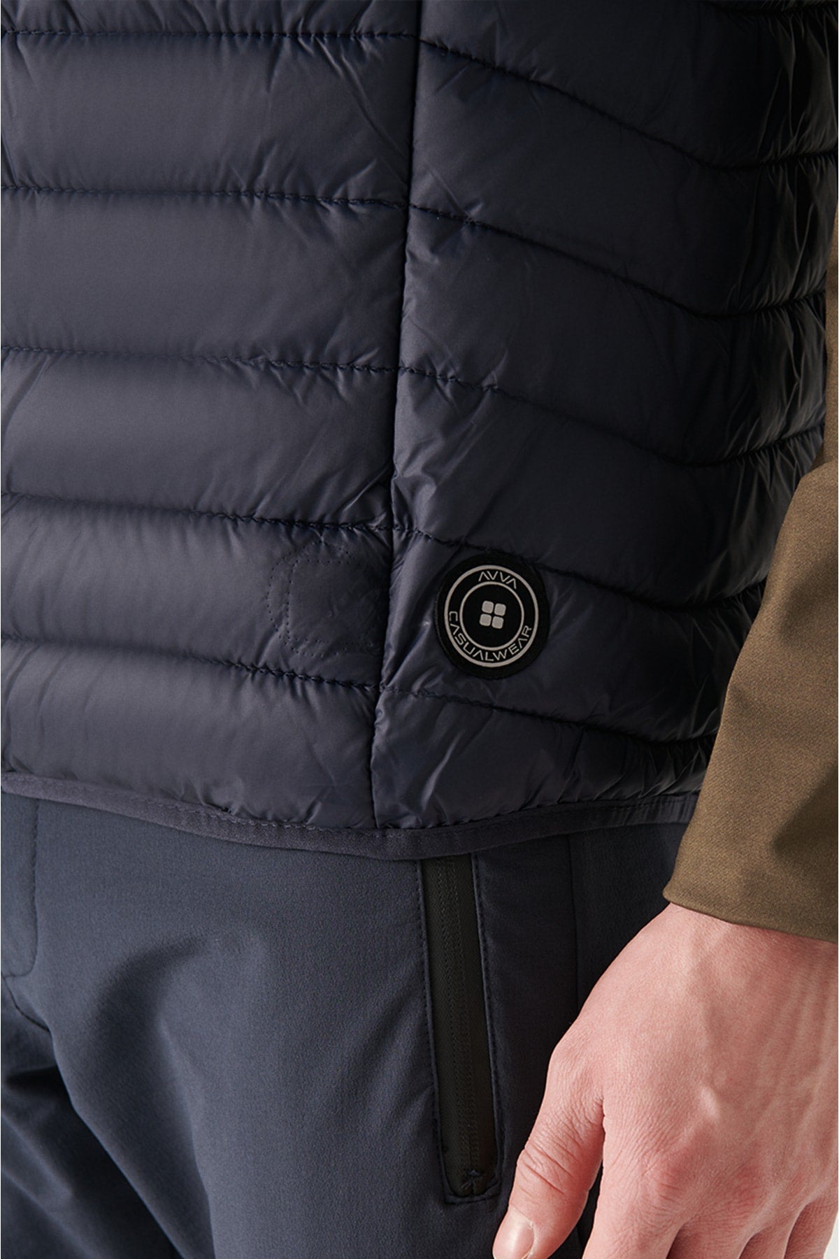 Men's navy blue upright collar windproof standard Fit Inflatable Sports Vest E006500