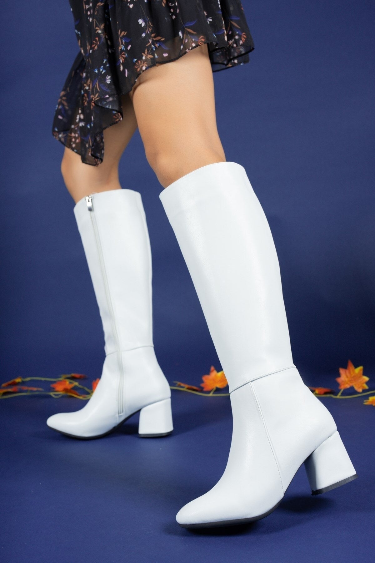 White Skin Woman Boots 0012815Y