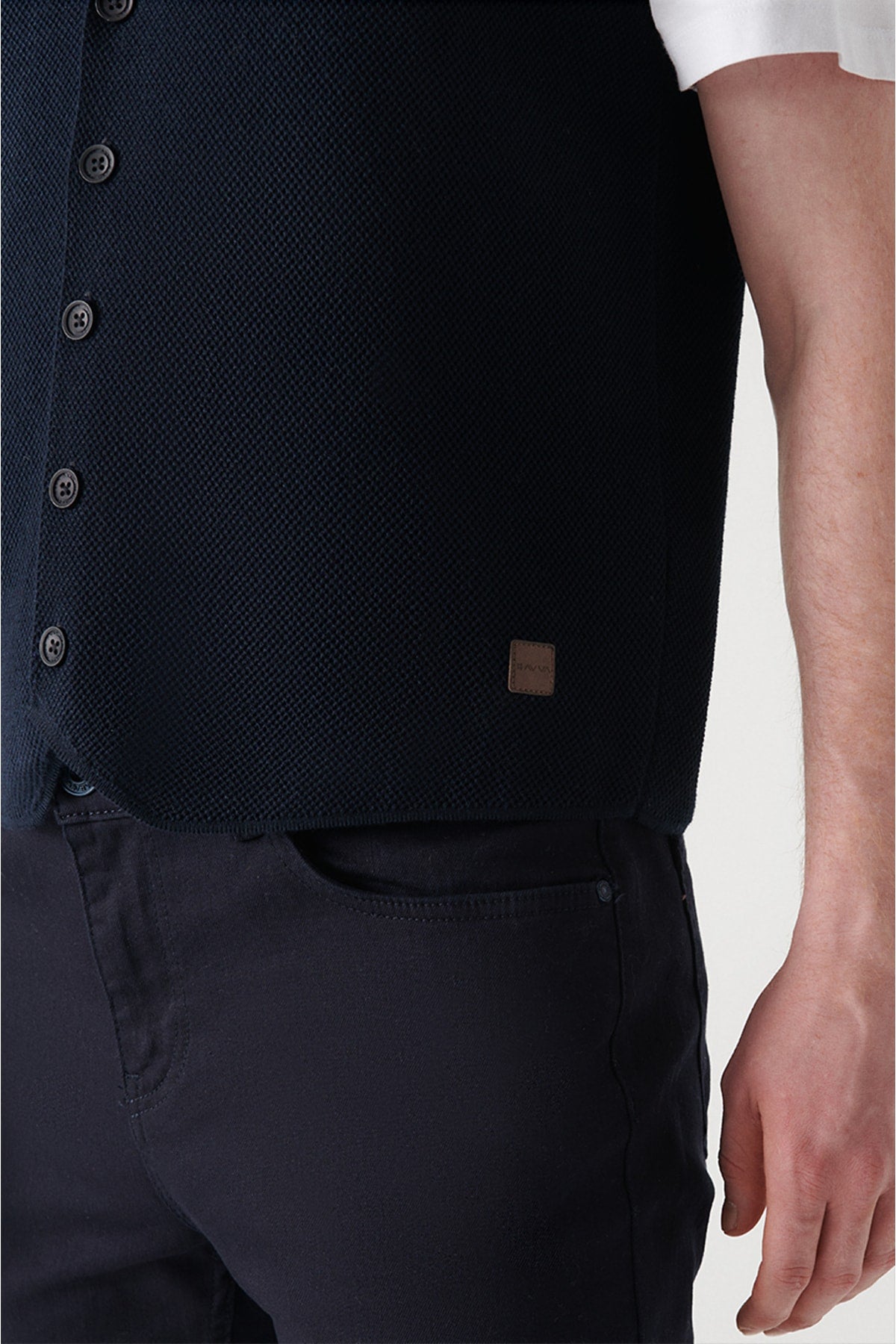 Men's Navy V -Neck Cotton textured regular fit vest E006506