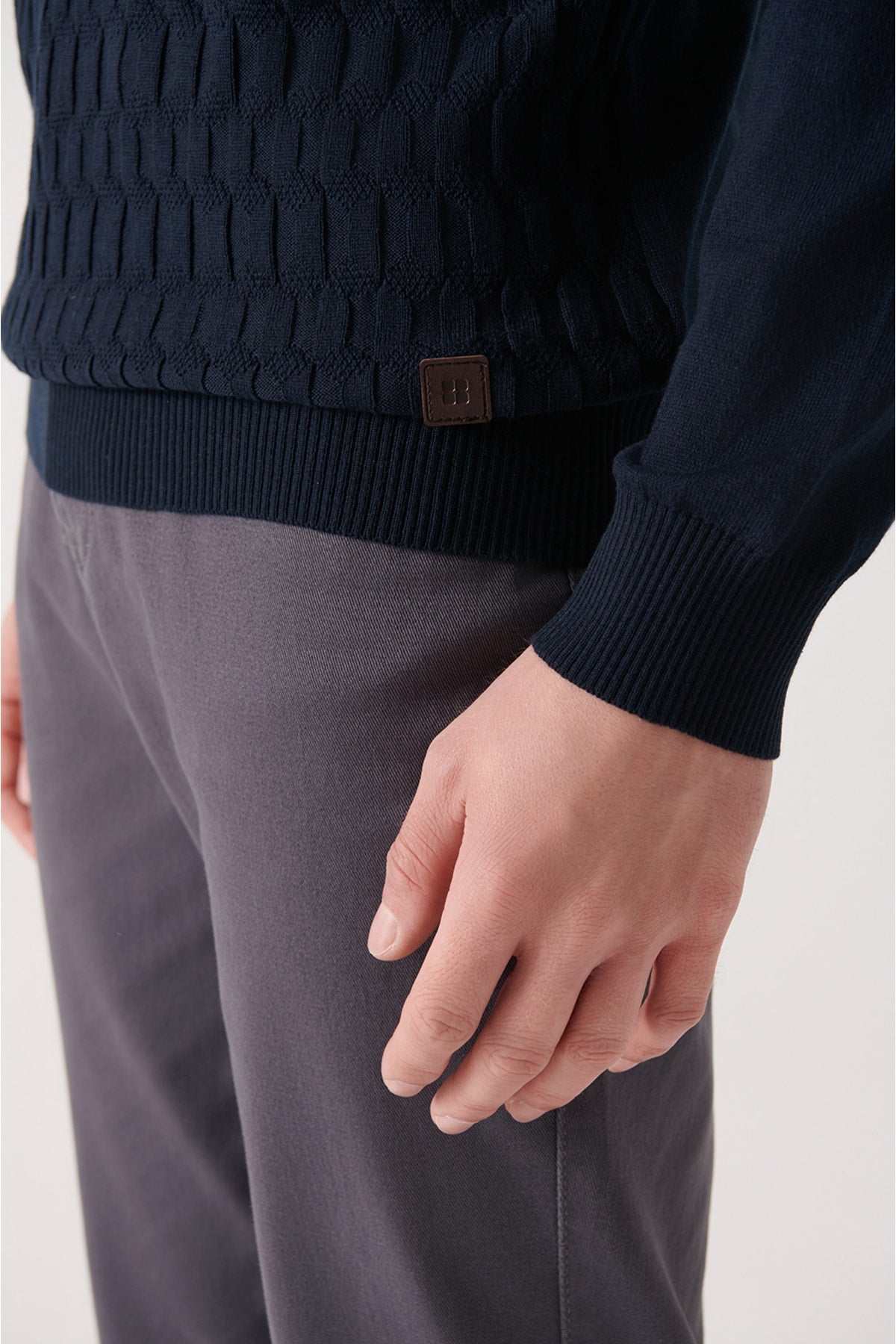 Men's navy blue half -fisherman in front of the collar textured cotton knitwear sweater E005106