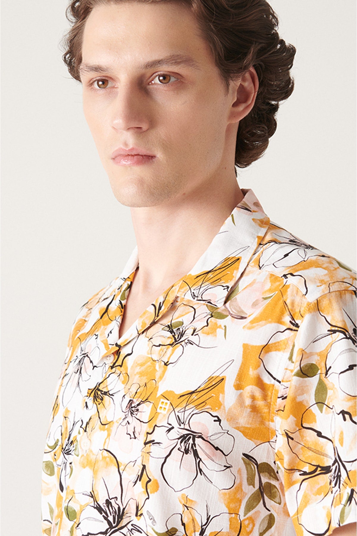 Men's Orange Flower Printed Short Arm Cotton Shirt A21y2112