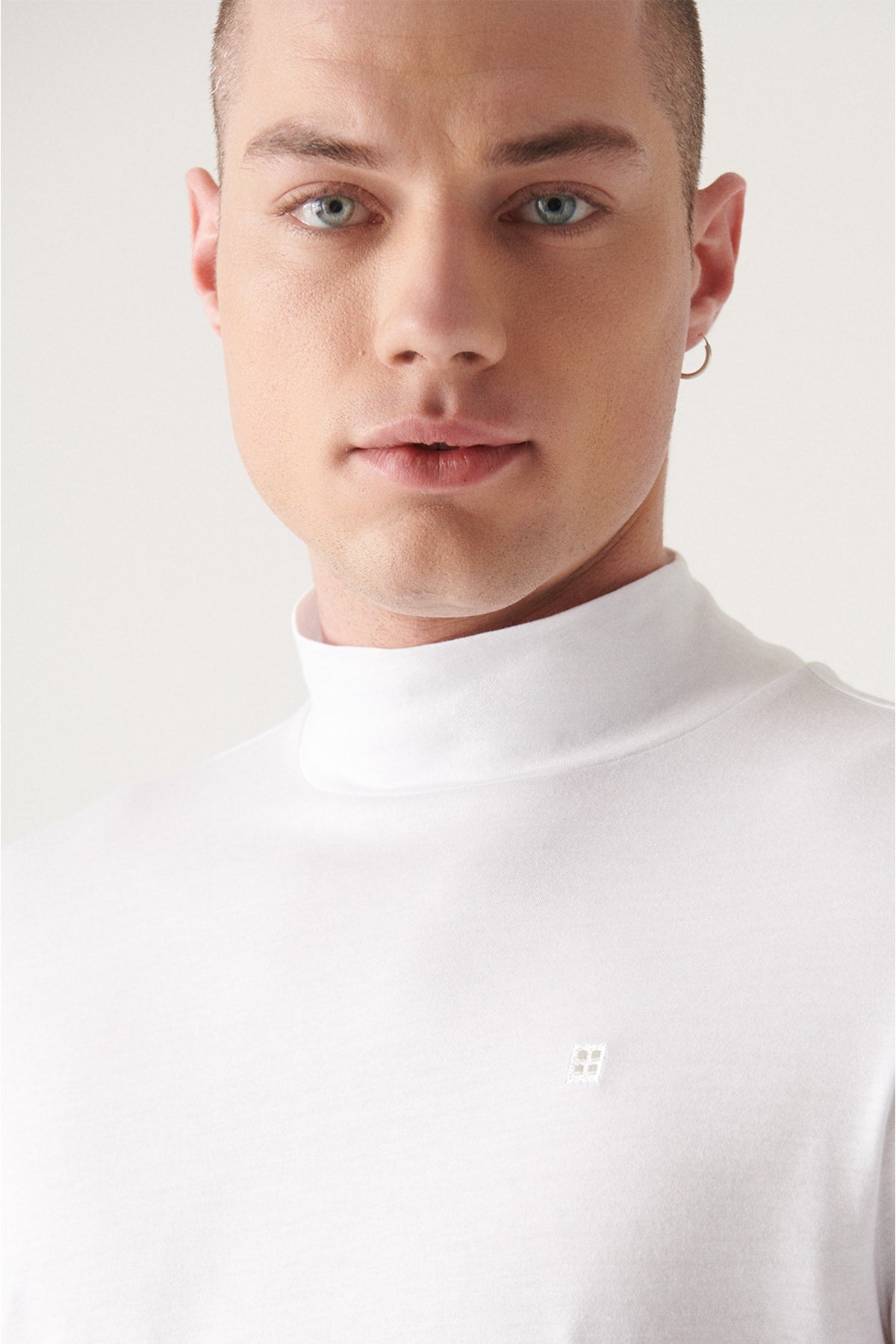 Men's White Ultrasoft Half Fisherman Collar Flat T-Shirt E001077