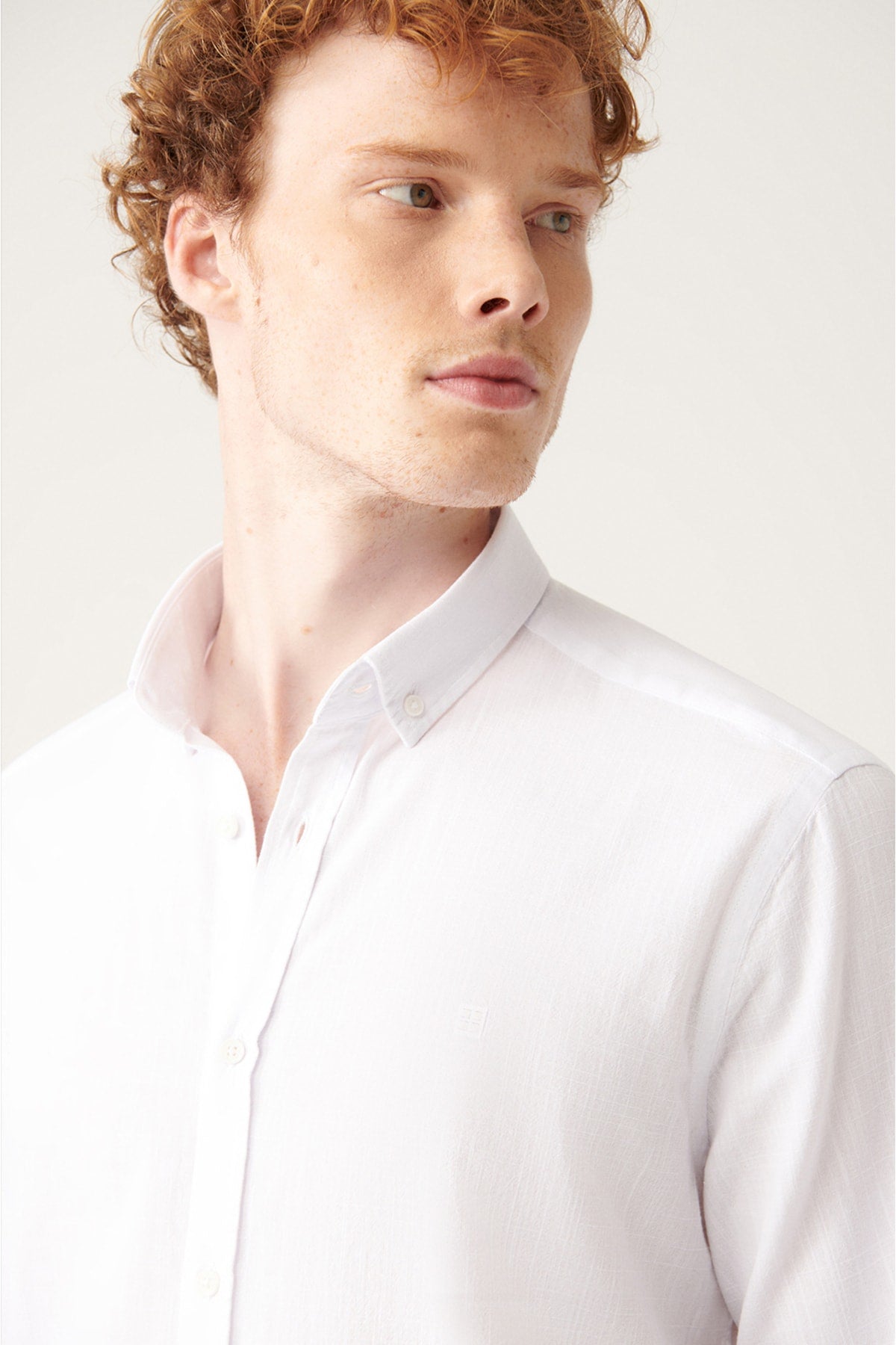 White button collar comfort fit 100 %cotton linen textured shirt E002141