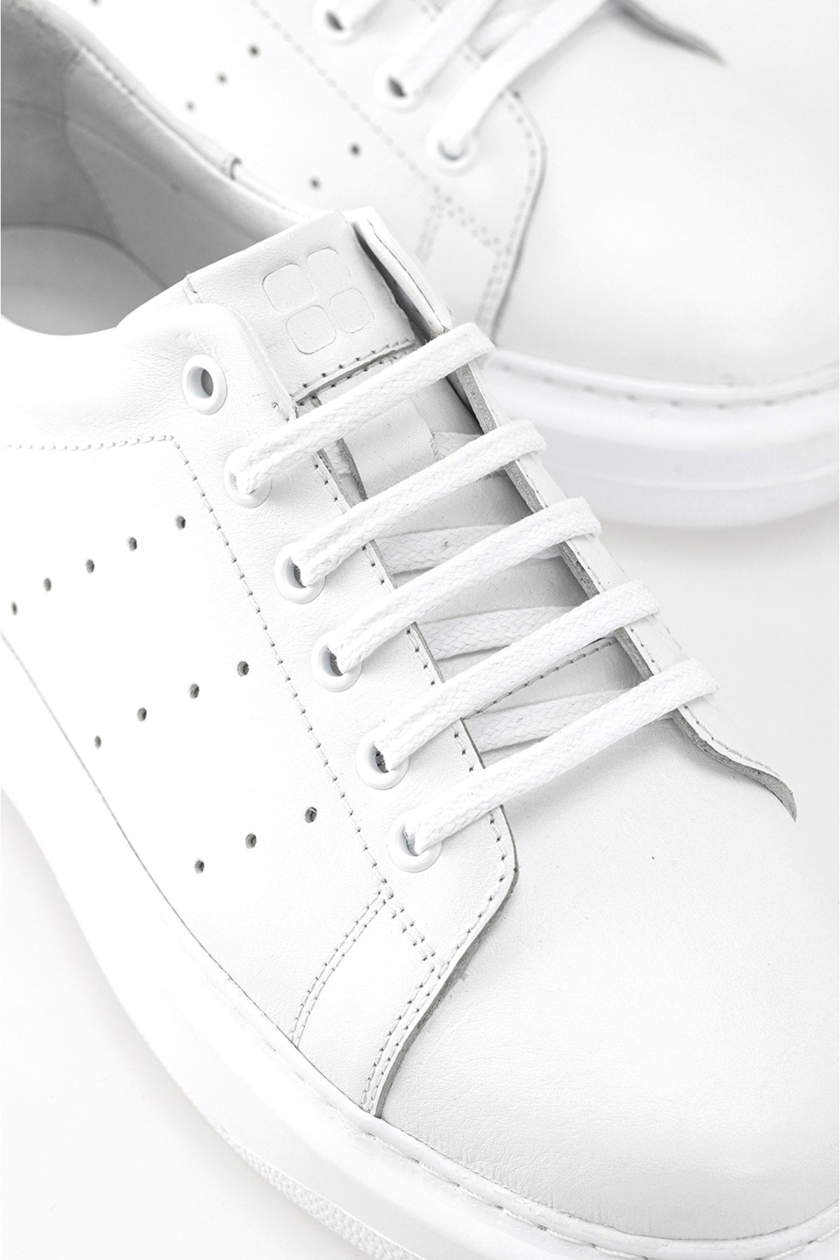 White 100 %Leather Sneaker Shoes