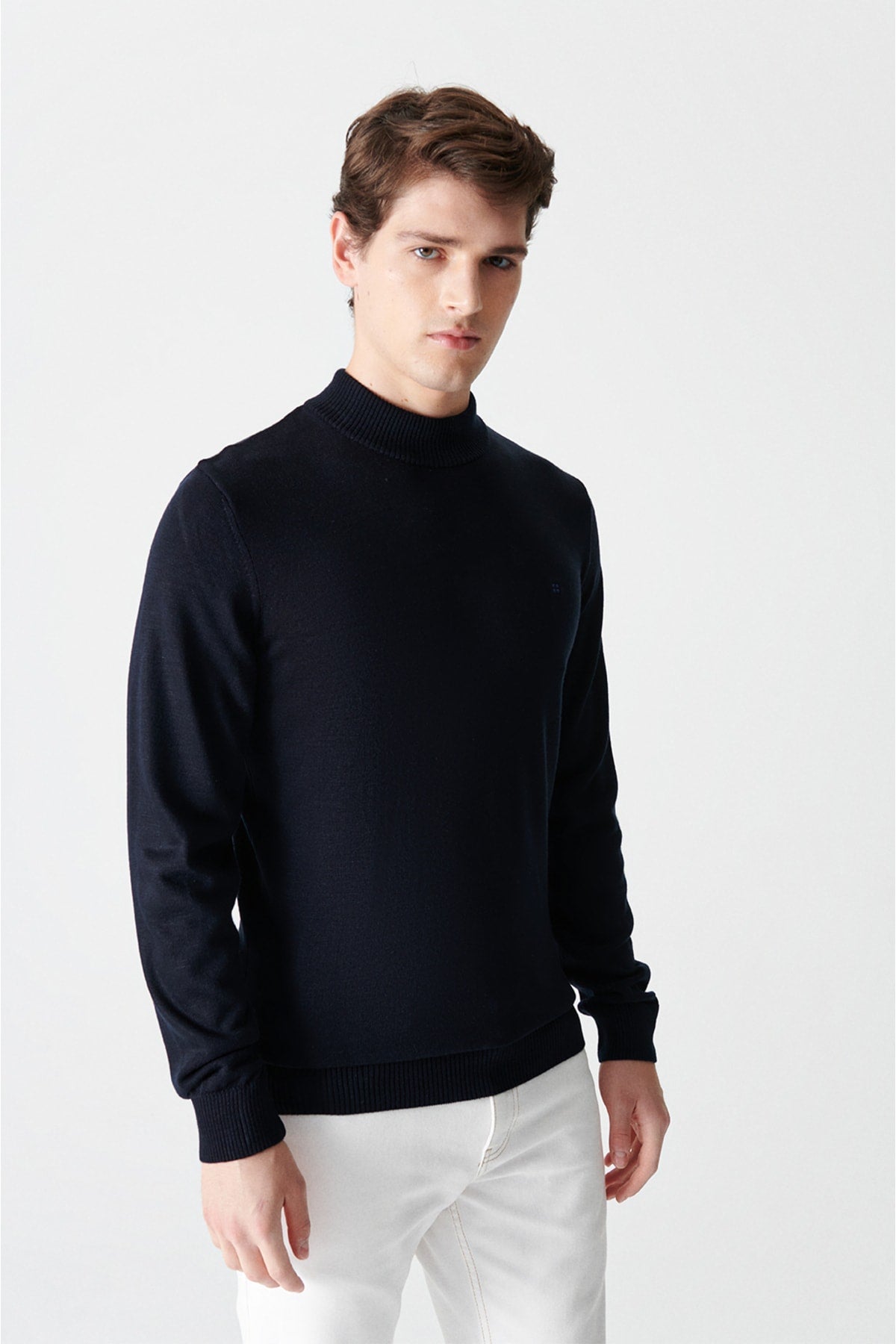 Unisex navy blue half -fisherman collar feathered knitwear sweater E005001