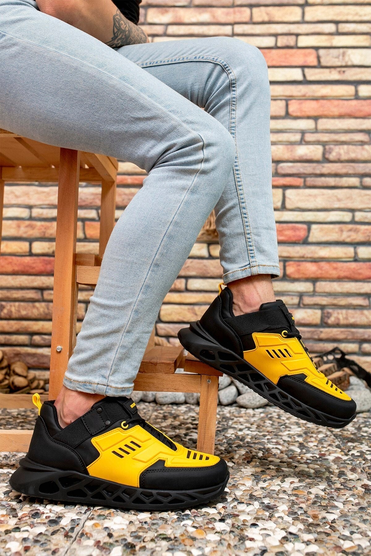 Black Yellow Men Sneaker 00122021