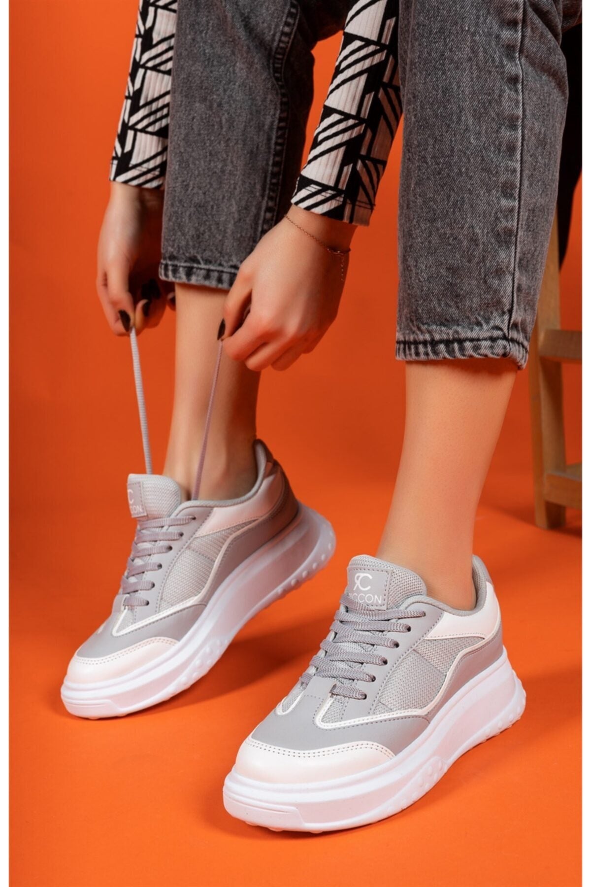 Gray White Woman Sneaker