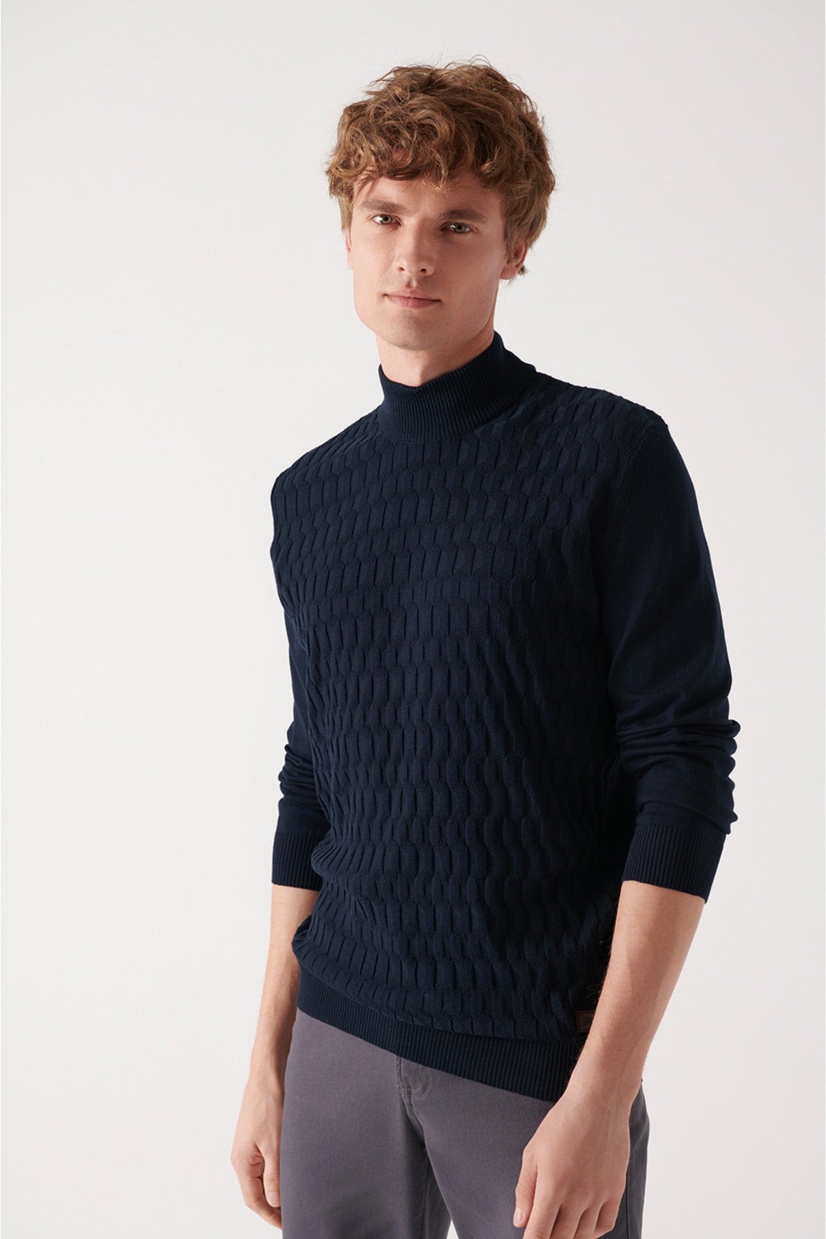 Men's navy blue half -fisherman in front of the collar textured cotton knitwear sweater E005106