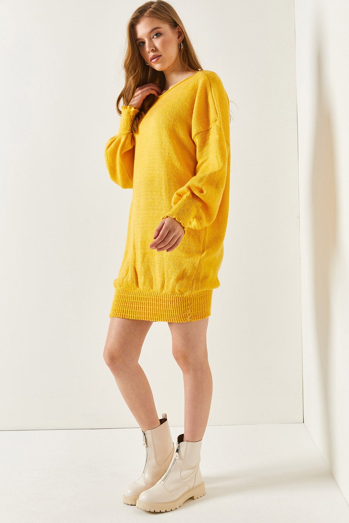 WOMEN'S YELLOW HAND AND SPEP TYPE RED TICKO DRESS ARM-22Y012029