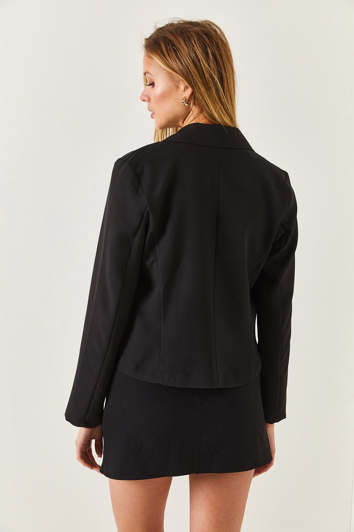 Female black single button Crop jacket ARM-221237