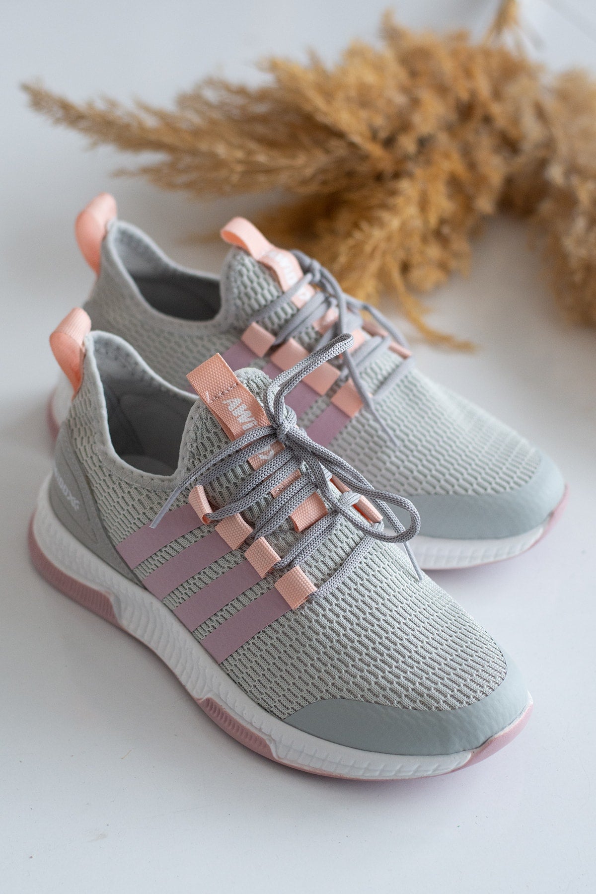 Unisex Gray Walking Shoes