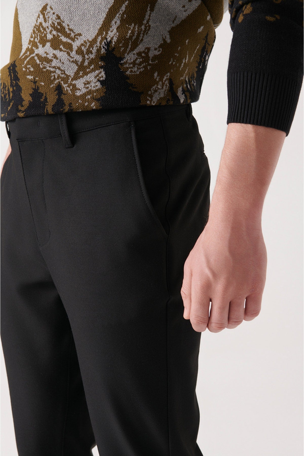 Men's black soft button W-Leisure Fit Chino Pants A22y3039
