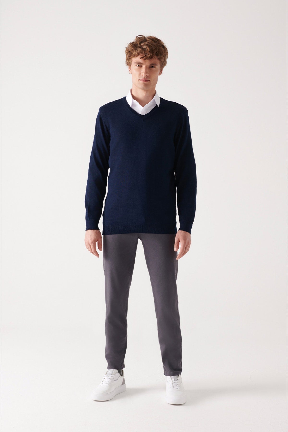 Men's navy blue V -neck wool mixed basic knitwear sweater E005016