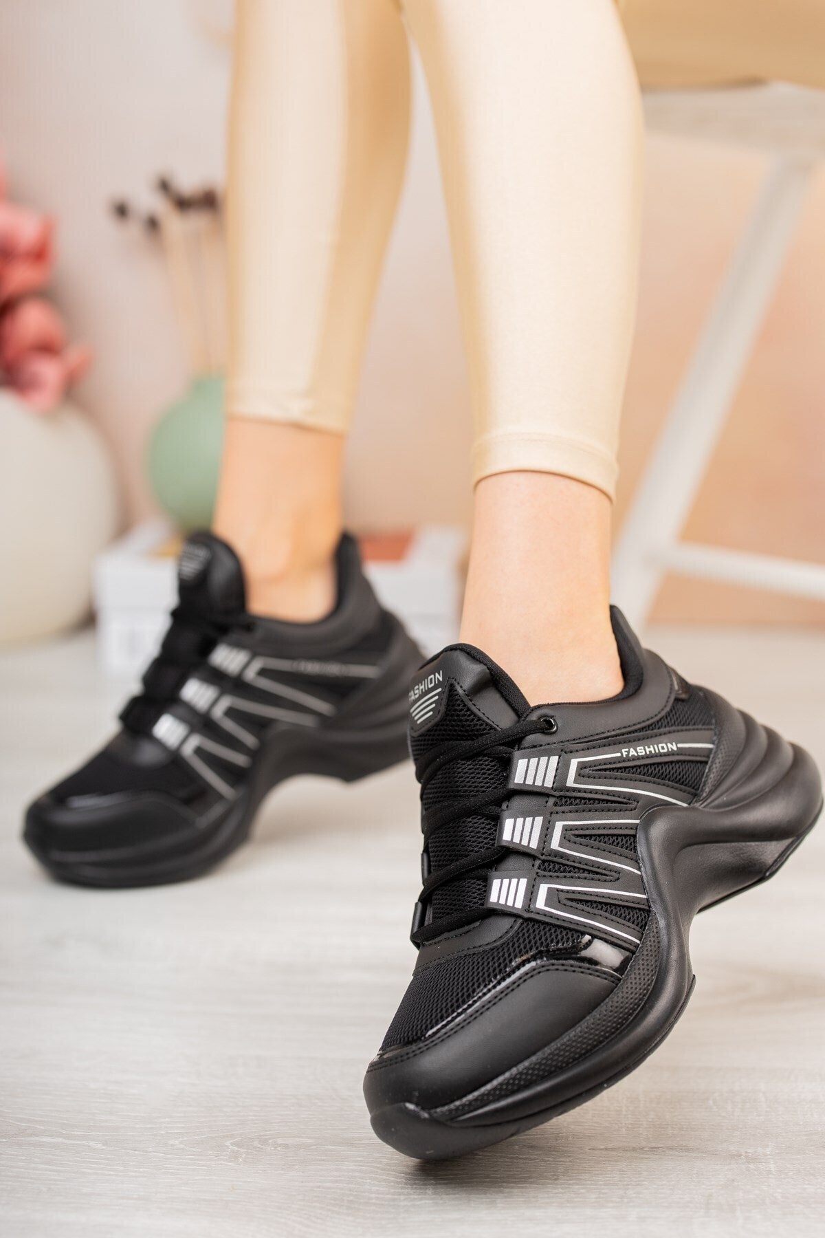 Woman Black Sneaker 0012602