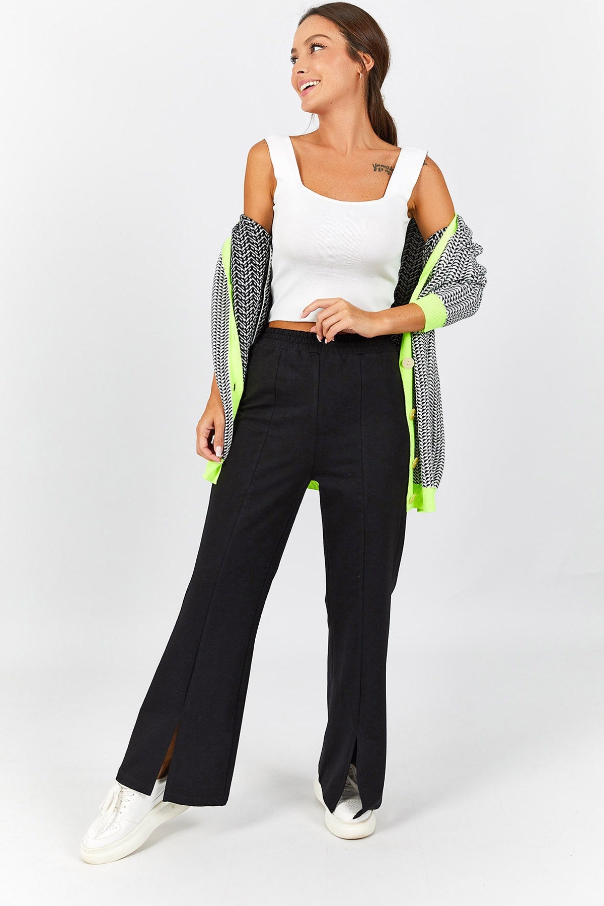 Female black front stitched trousers with a slit pants Arm-22y024061