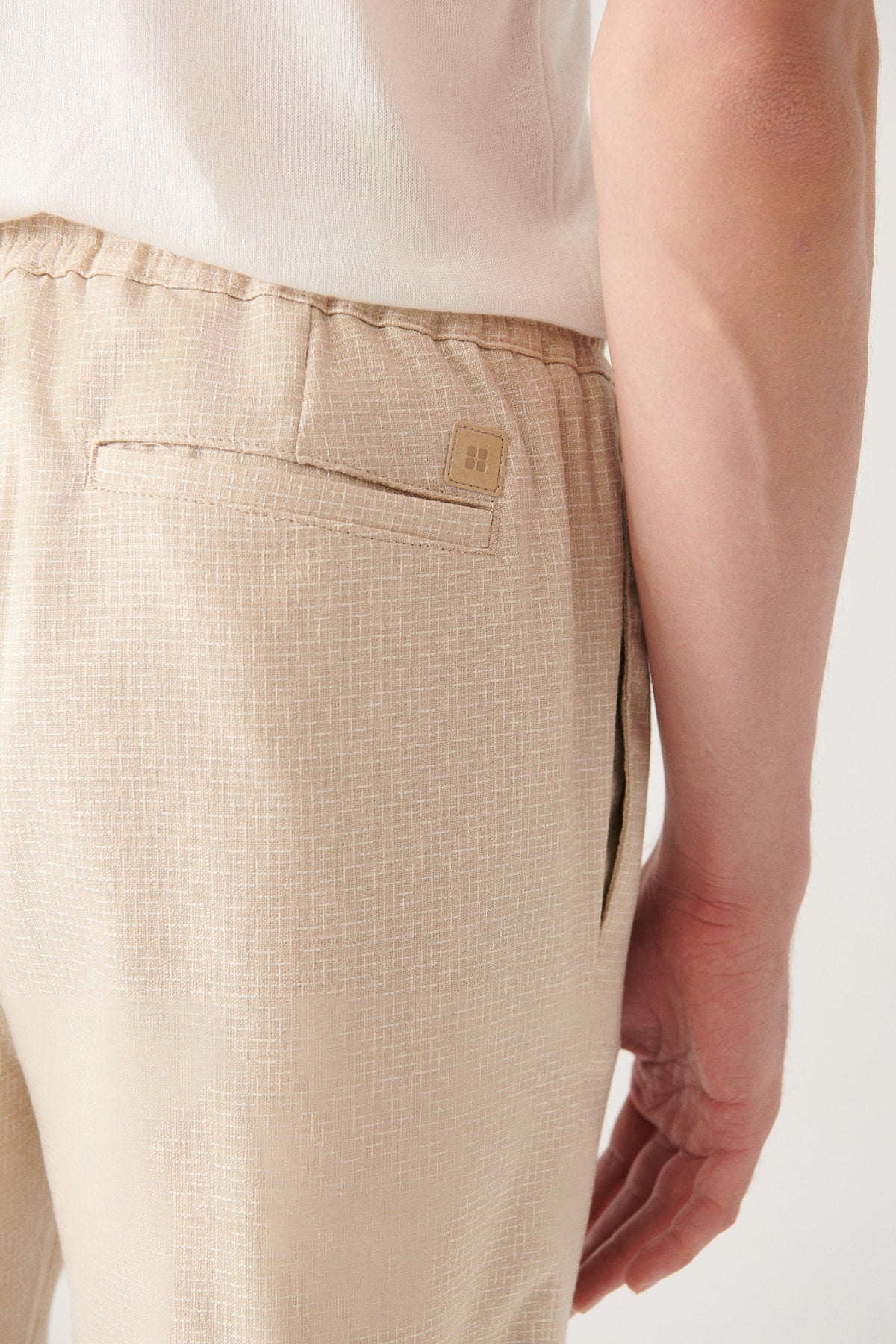 Men's Beige Patterned Lycra Relaxed Fit Jogger Pants A31y3008