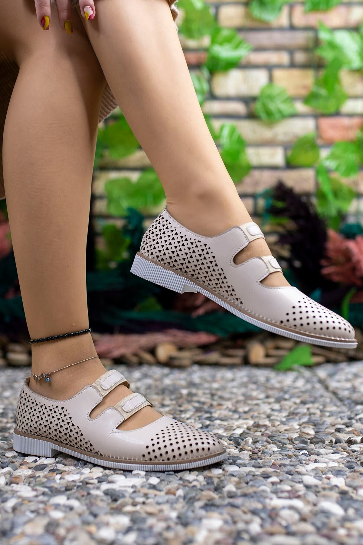 Female Beige Daily Shoes 0012502