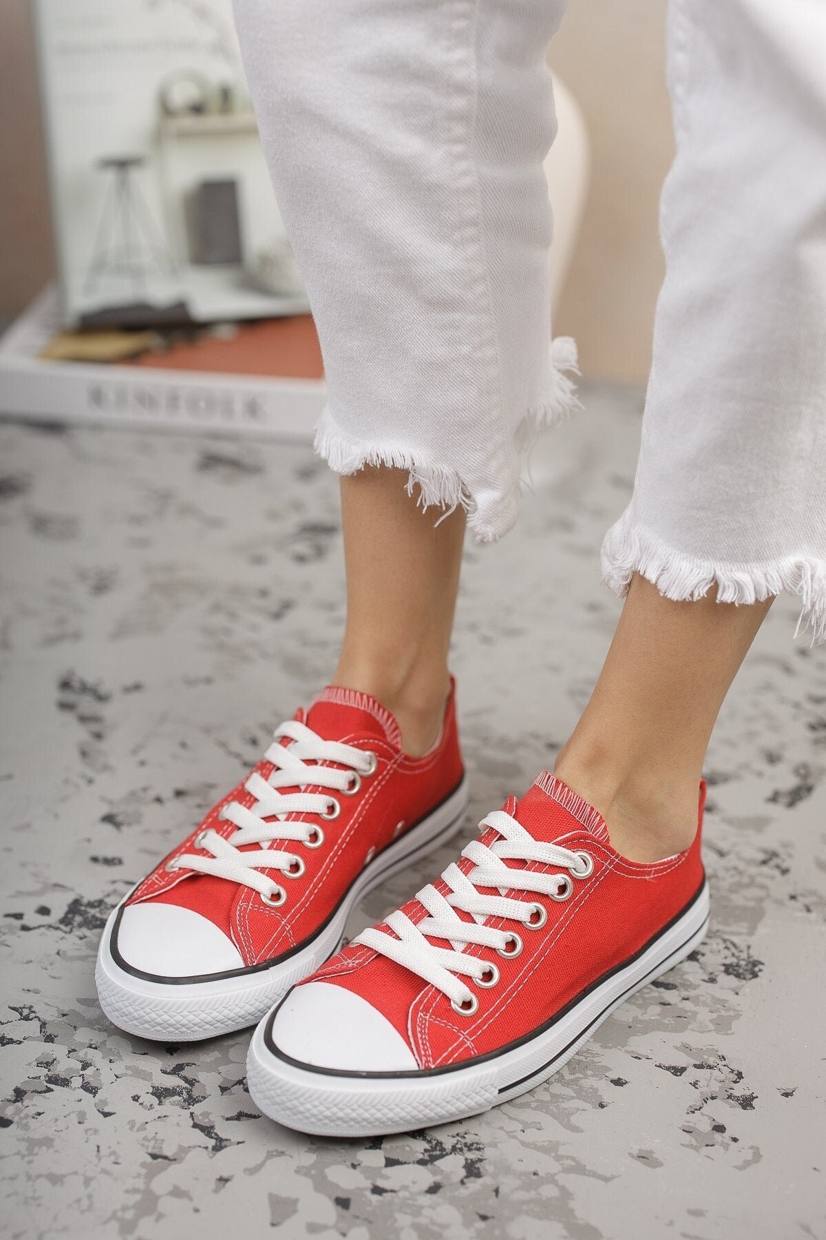 Unisex Red Sneaker 0012101