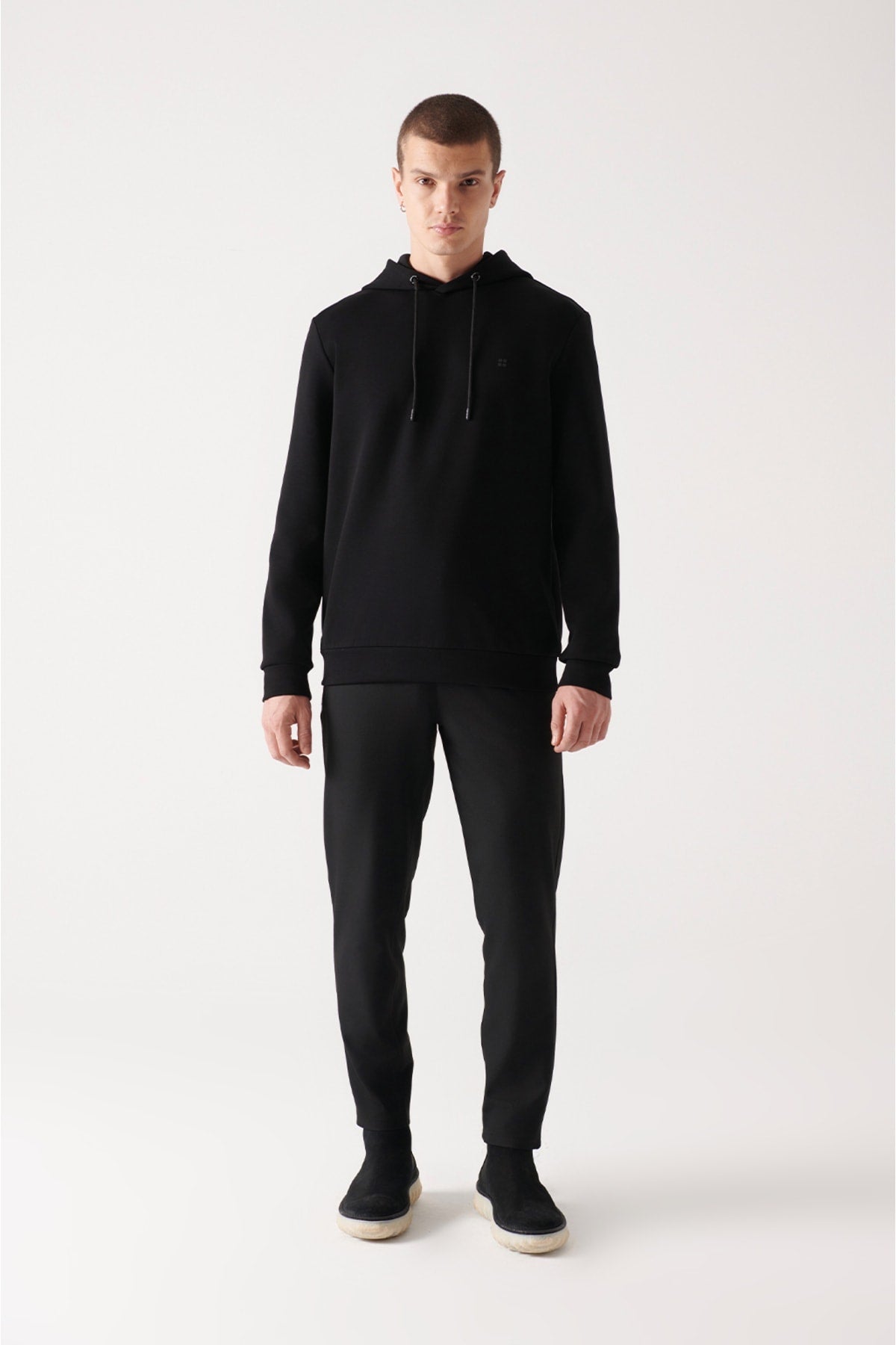 Erkek Siyah Kapüşonlu Pamuklu İnterlok Kumaş Basic Sweatshirt B001101
