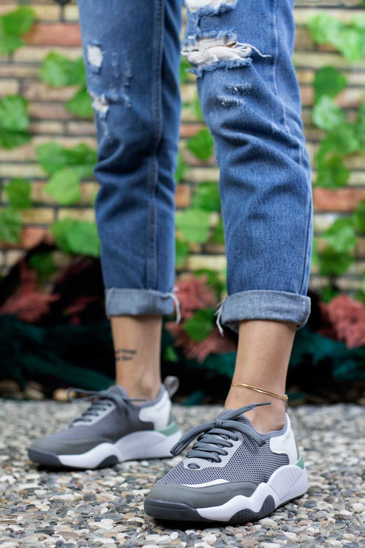 Women's Gray Sneaker 0012102