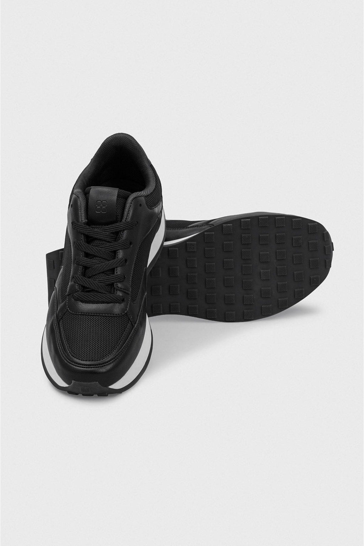 Men's black sneaker shoes A31y8023
