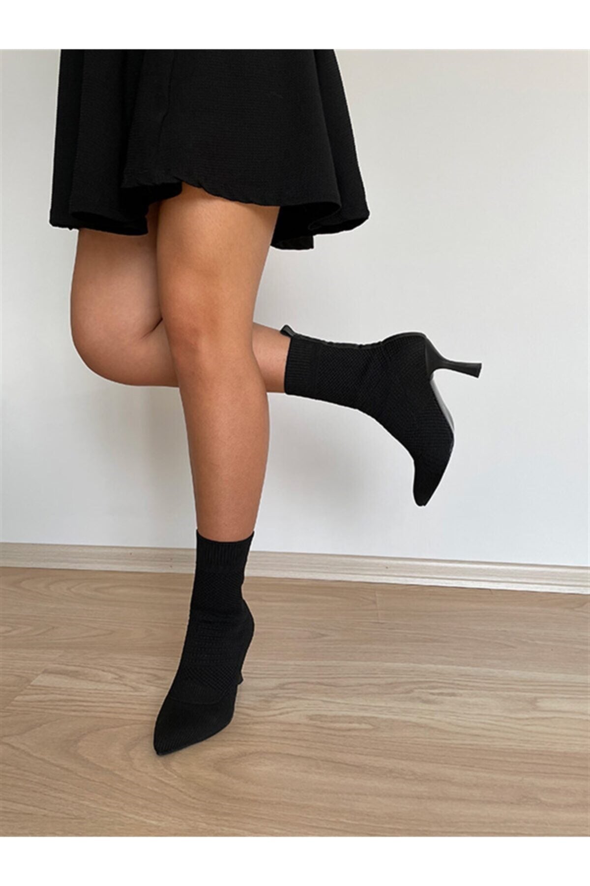 Line black line detailed knitwear woman heeled boots