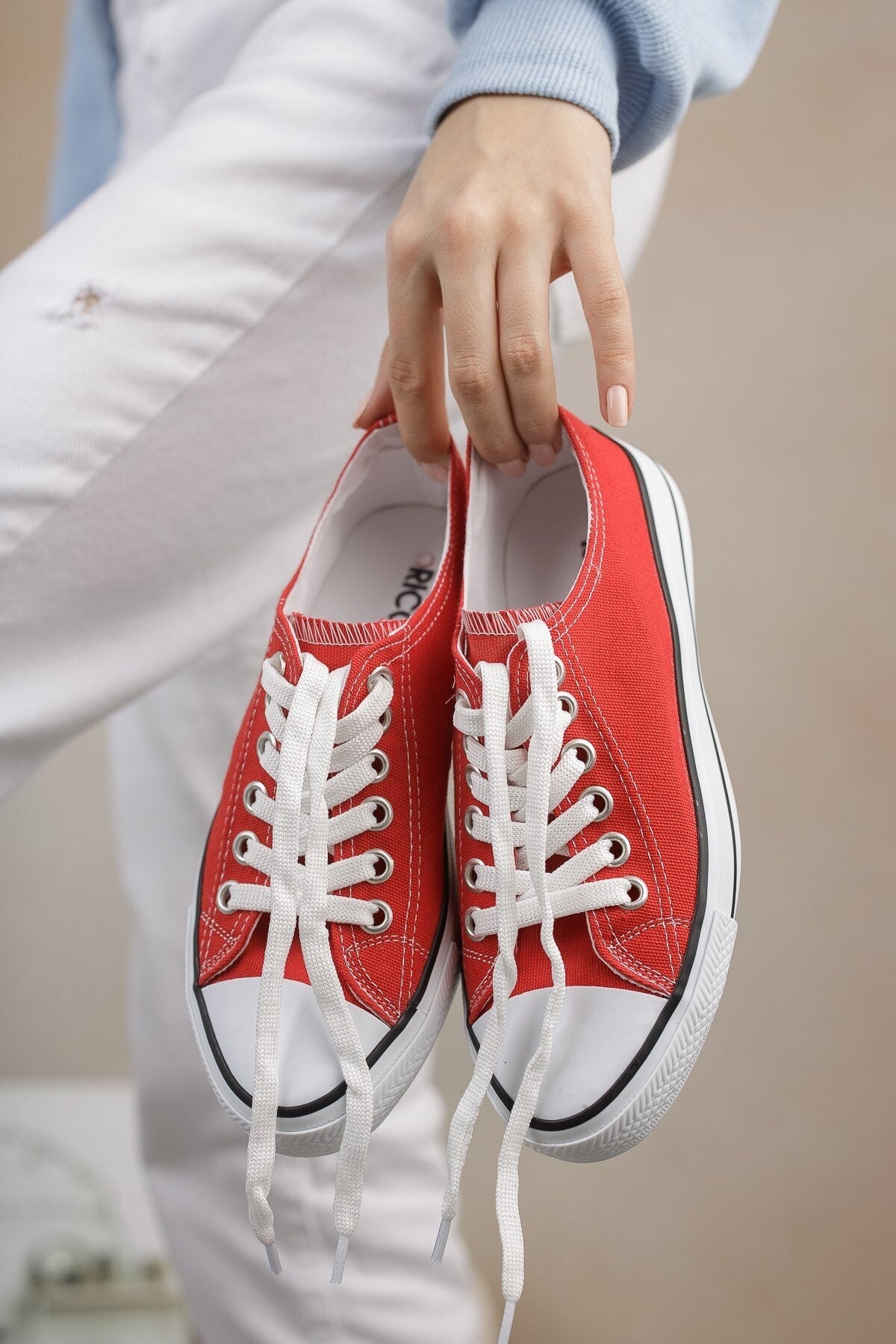 Unisex Red Sneaker 0012101